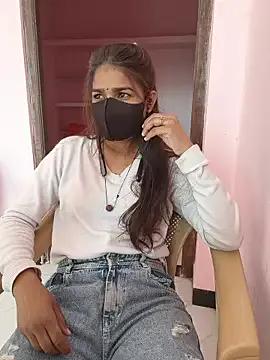 Iamyourdarling from StripChat is Freechat