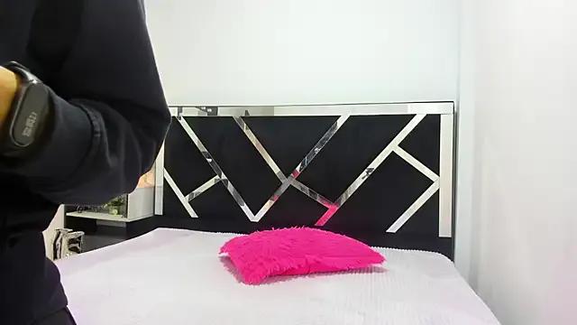 iisabella_noa from StripChat