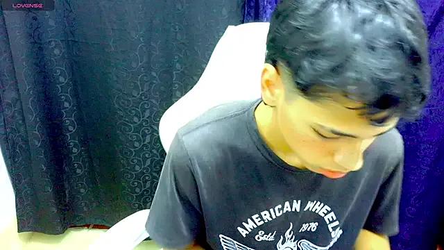 Im_david02 from StripChat is Freechat