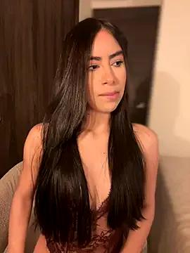 imsaraah from StripChat is Freechat