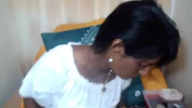 Indianpeaches from StripChat is Freechat