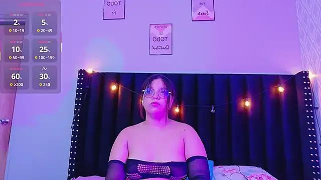 Innocenthazel from StripChat