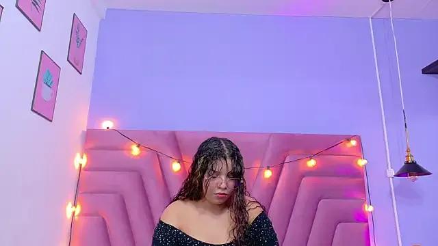 Innocenthazel from StripChat