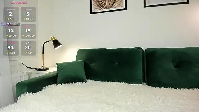 intrigueeme from StripChat is Freechat