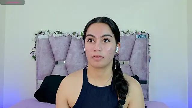 Iris_mandarinne from StripChat is Freechat