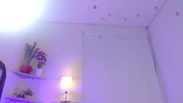 isa_taylorr_ from StripChat is Freechat