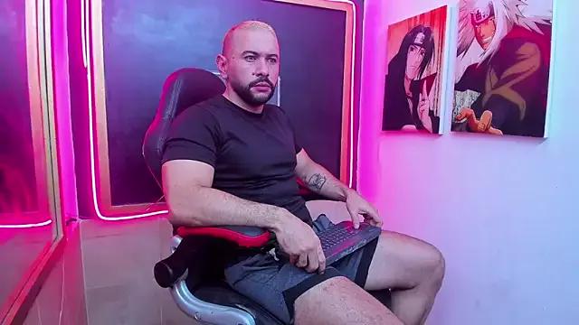 isaac_franko from StripChat is Freechat