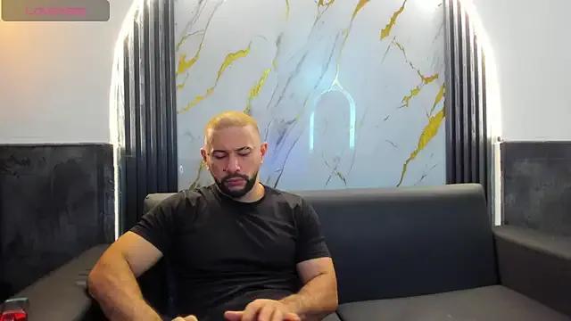 isaac_franko from StripChat is Freechat