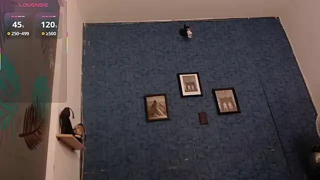 isabella_brown1 from StripChat is Freechat