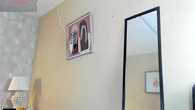 isabella_milf_ from StripChat is Freechat