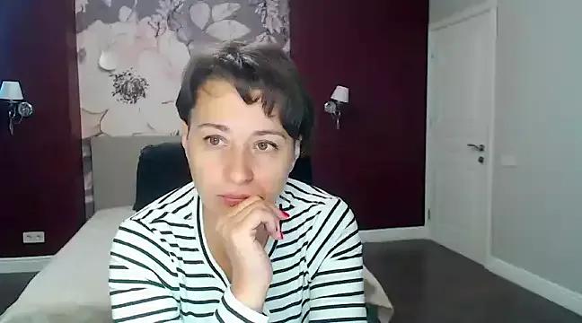 IsabellaJonesi from StripChat is Freechat