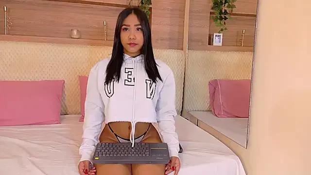 IsabellaPorcella from StripChat is Freechat