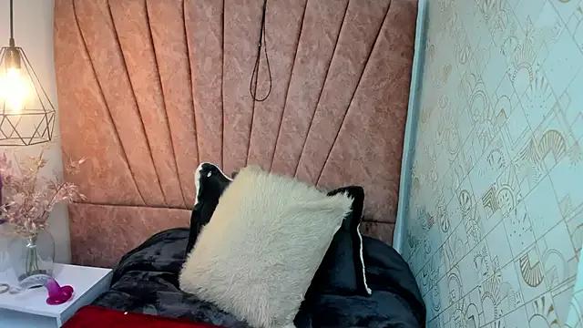 Issa_Milf__ on StripChat 