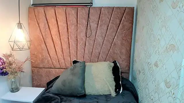 Issa_Milf__ on StripChat 