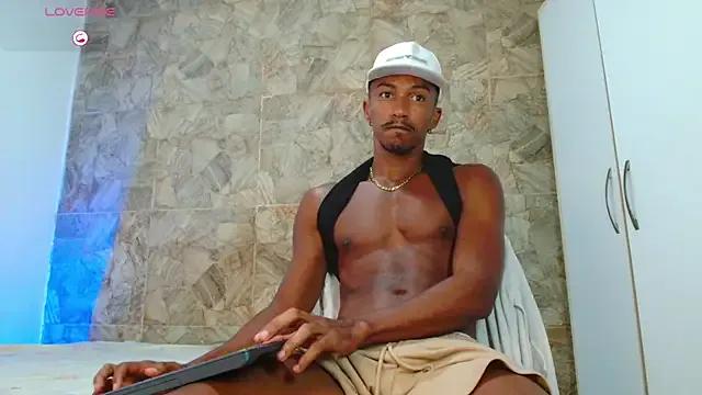 Itsmikenoir from StripChat is Freechat