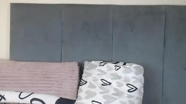 Jah-Queen from StripChat is Freechat