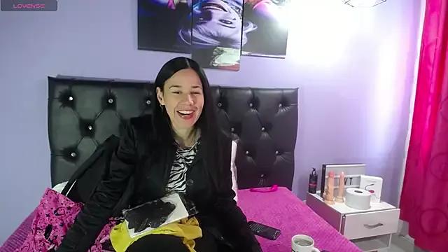 Jazmin_ny from StripChat is Freechat