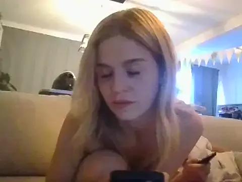 Jenniiibaby from StripChat