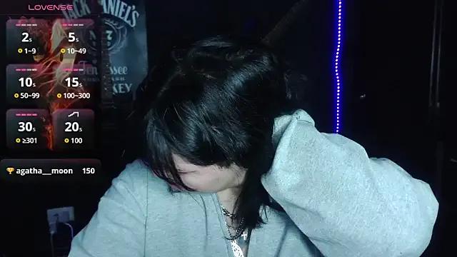 Jessie__wild from StripChat is Freechat