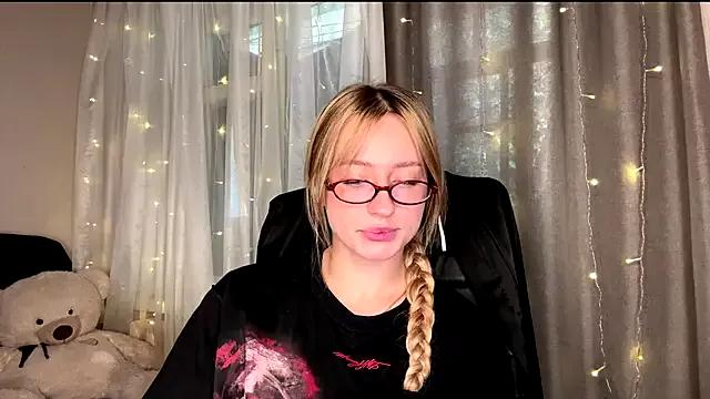 Jetta_Corsacami from StripChat is Freechat