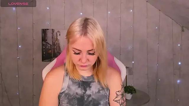 Joyce_Howard from StripChat is Freechat