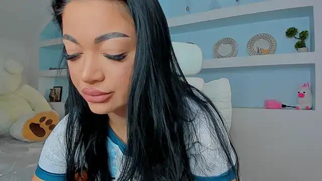juicyjulie_ from StripChat is Freechat