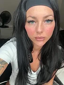 juicylucie from StripChat is Freechat