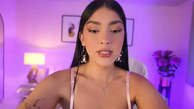 JulesBenett from StripChat is Freechat