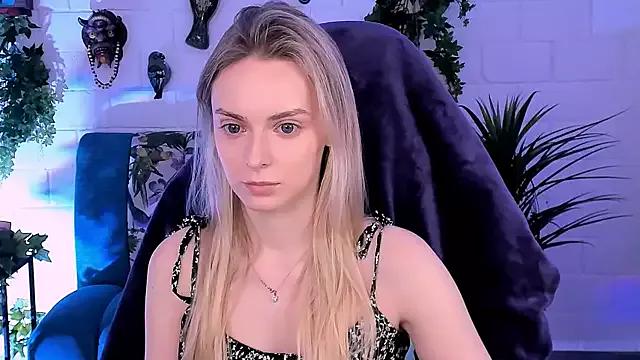 JuliaBrewer from StripChat is Freechat