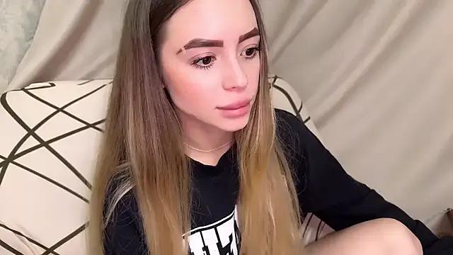 Juliamiracle from StripChat is Freechat