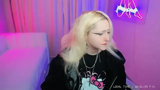 JuliaSharkk from StripChat is Freechat