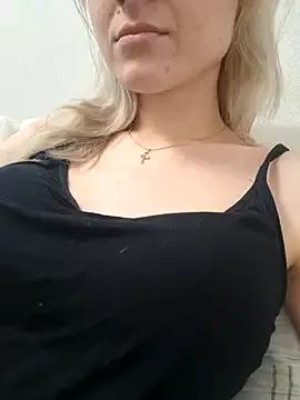 JuliBant666 from StripChat is Freechat