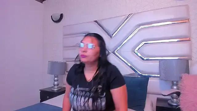 Julieta_Owen from StripChat is Freechat