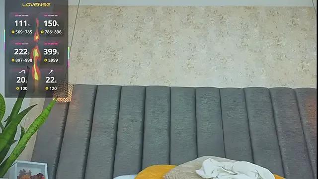 Julietaa_Miller from StripChat is Freechat