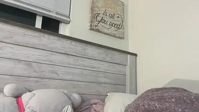 Julietserenity from StripChat is Freechat