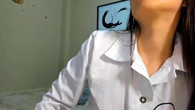 JuliSinAngel from StripChat is Freechat