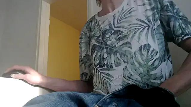 k74robert from StripChat is Freechat