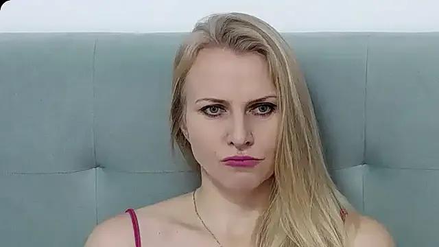 K__Adrienne from StripChat is Freechat