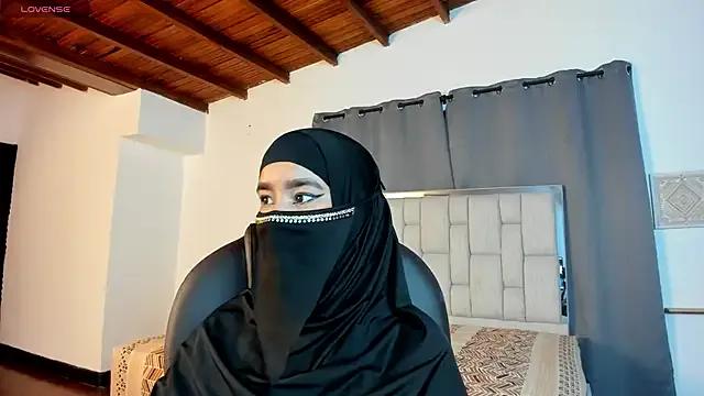 kalila_latif from StripChat is Freechat