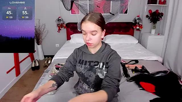 KamilaPeach from StripChat is Freechat