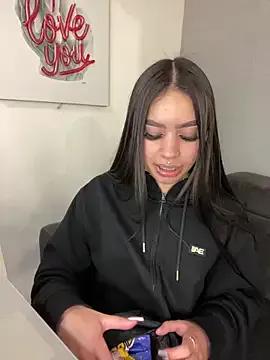 Karina16_pink from StripChat is Freechat