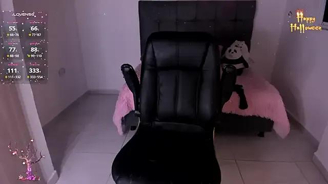 Karly_Closson from StripChat is Freechat