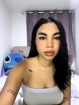 karolaalcendra from StripChat is Freechat