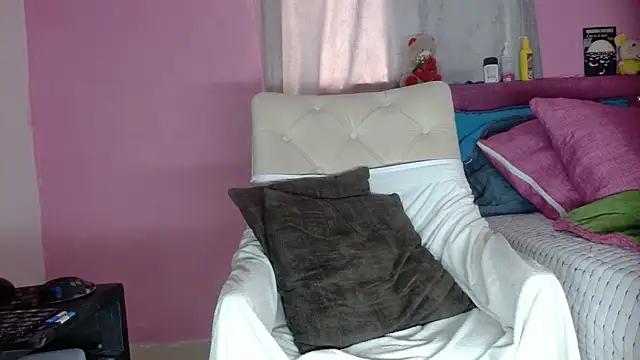 KeillyDiaz from StripChat is Freechat