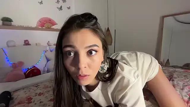 keirasworld from StripChat is Freechat