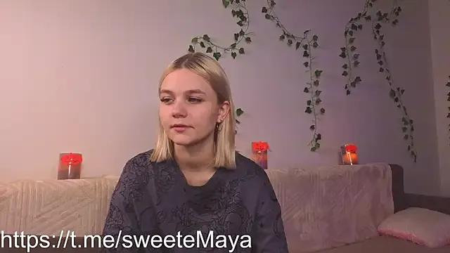 KelleDomin from StripChat