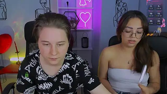 Kiki_swan from StripChat
