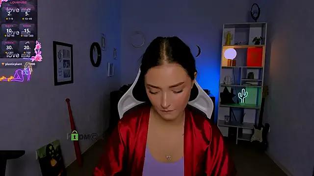 Kiki_swan from StripChat