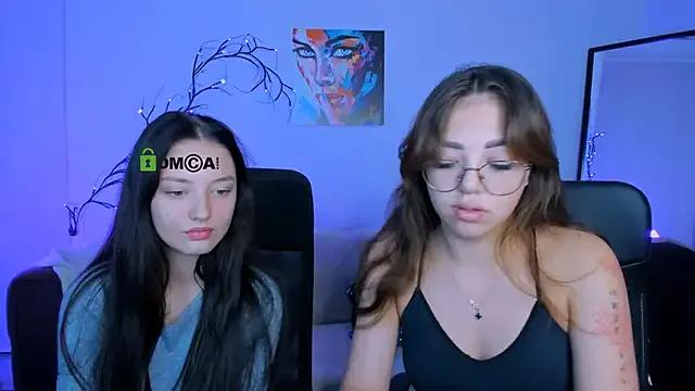 Kiki_swan from StripChat