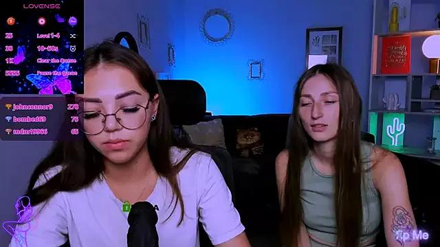 Kiki_swan from StripChat